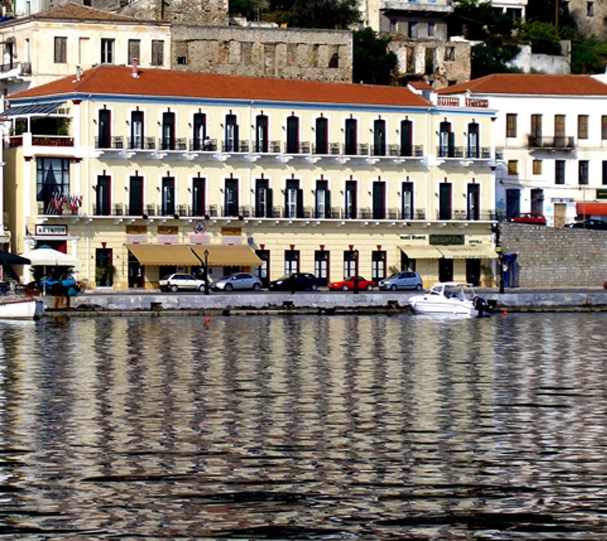 Aktaion City Hotel Gythio Exterior photo