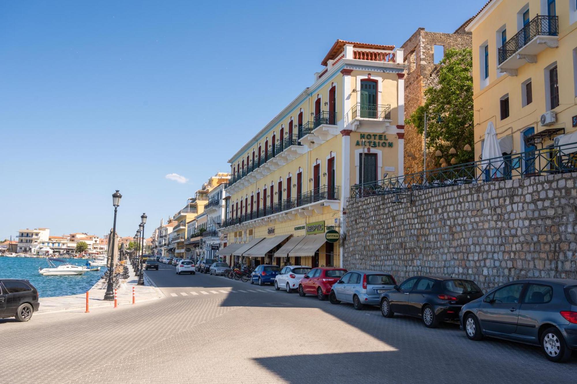 Aktaion City Hotel Gythio Exterior photo