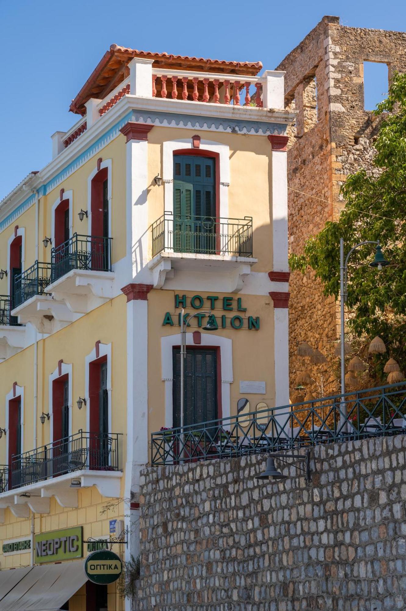 Aktaion City Hotel Gythio Exterior photo
